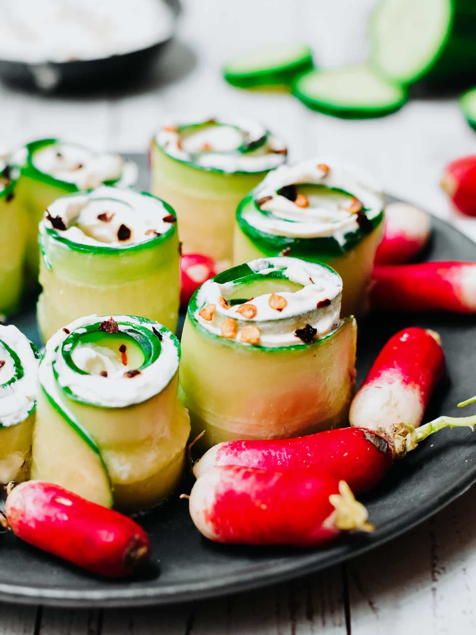 Roulés de concombre au fromage frais
